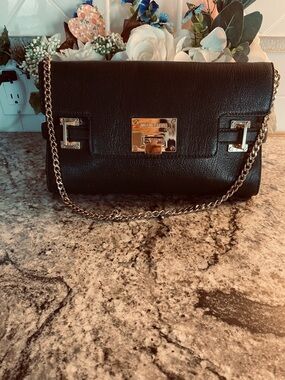 Michael Kors ASTRID deep green Leather Bag/Gold Accents. BIN, FREE SHIPPING.